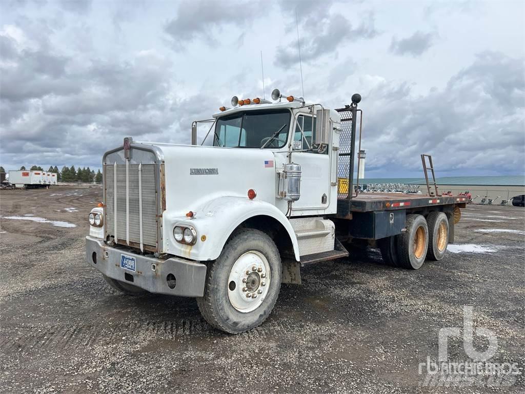 Kenworth W900 Flatbed/Dropside trucks