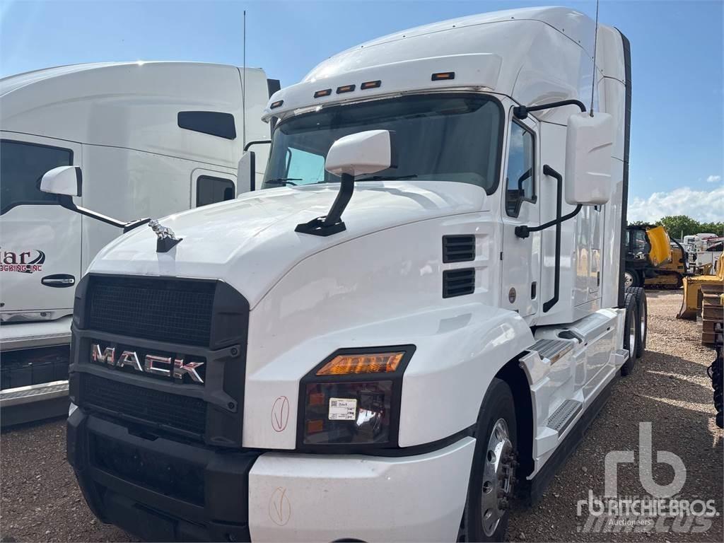 Mack AN64T Truck Tractor Units