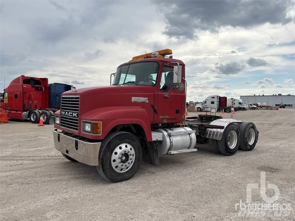 Mack CHN613 Truck Tractor Units