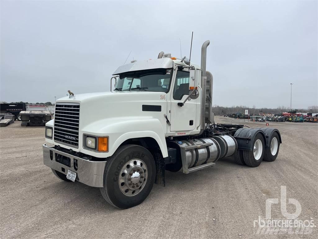 Mack CHU613 Truck Tractor Units