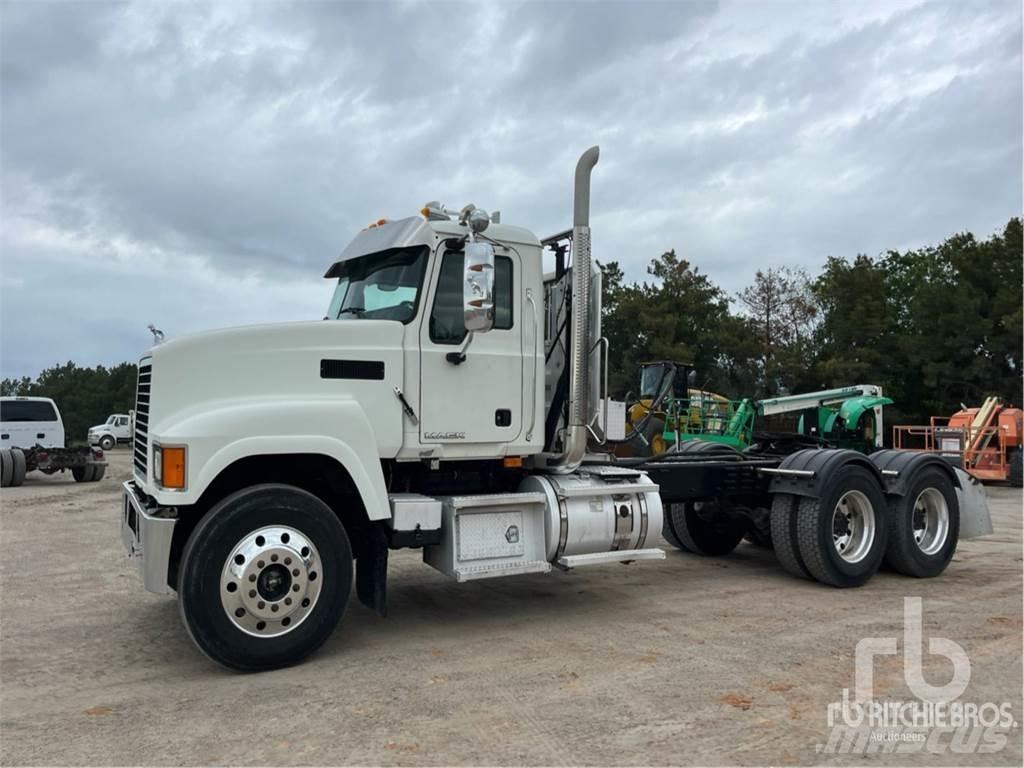 Mack CHU613 Truck Tractor Units
