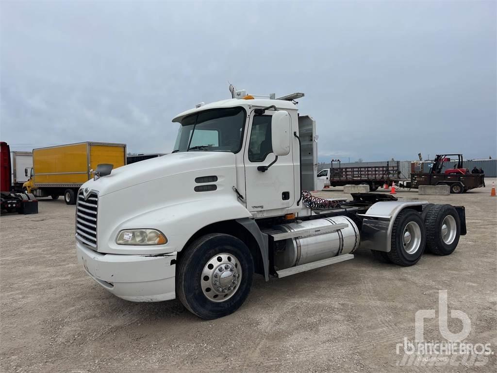 Mack CXN613 Truck Tractor Units