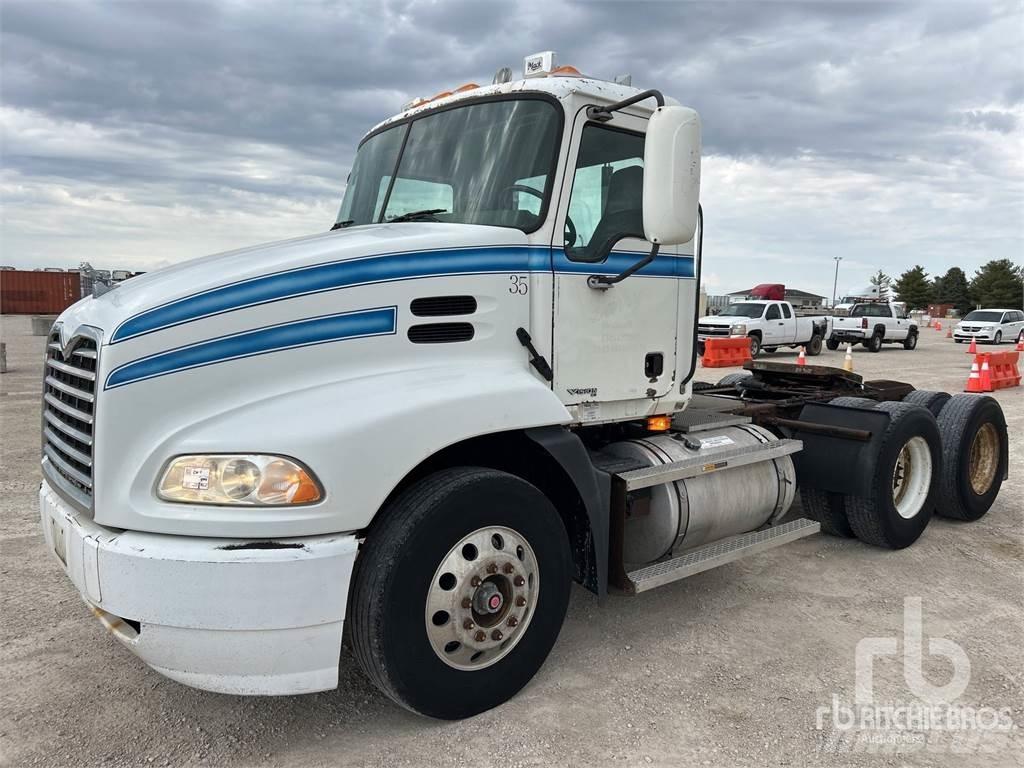 Mack CXN613 Truck Tractor Units