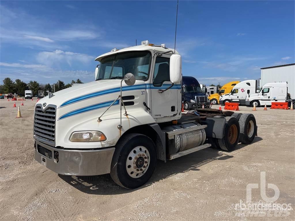 Mack CXN613 Truck Tractor Units