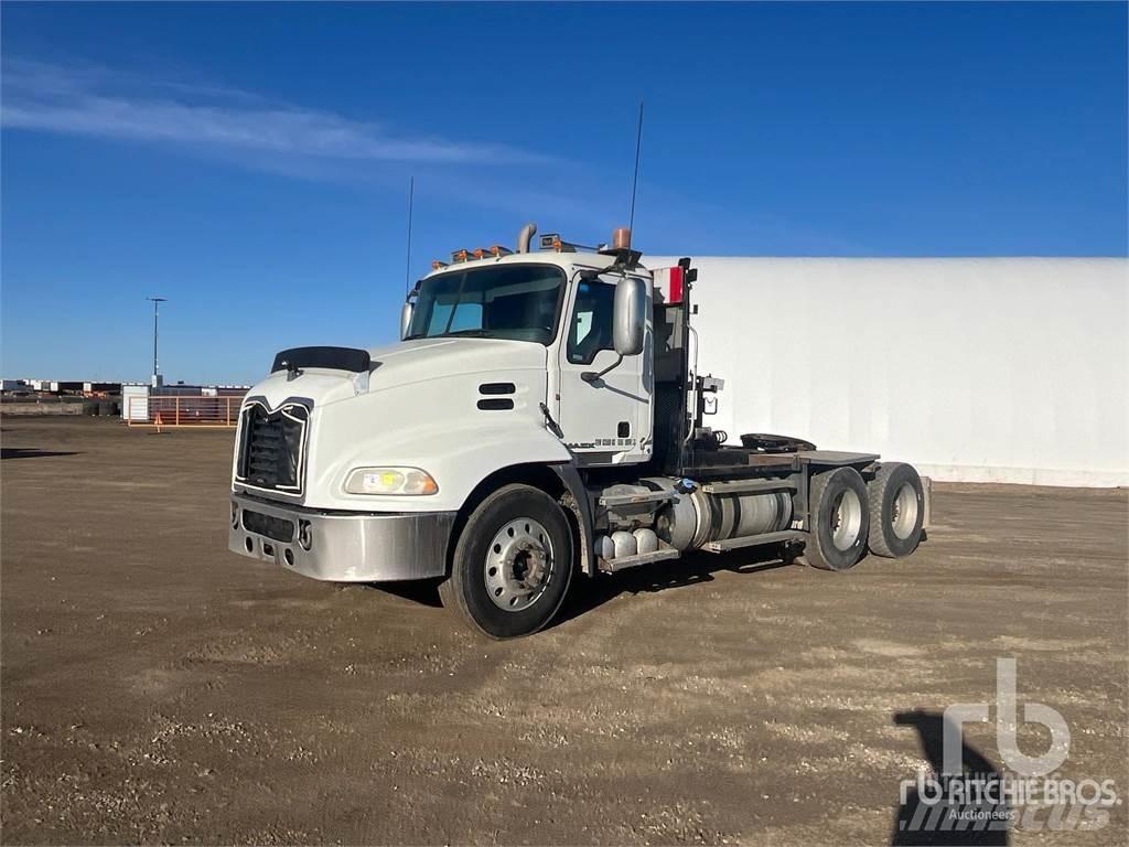 Mack CXU613 Truck Tractor Units