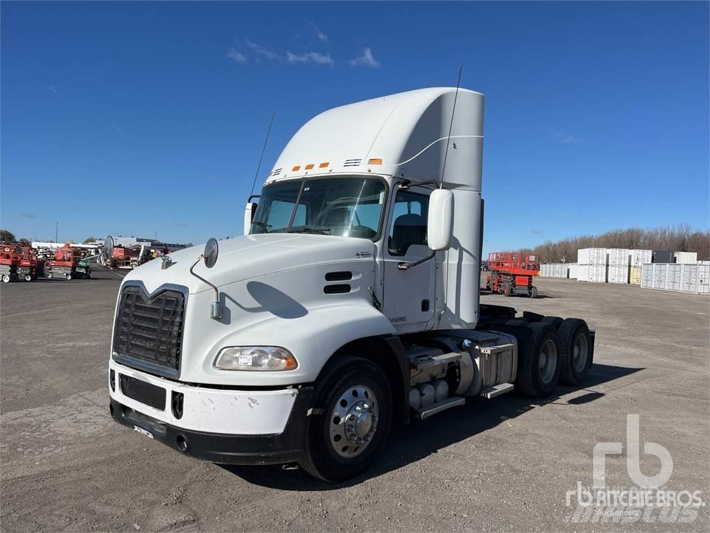 Mack CXU613 Truck Tractor Units
