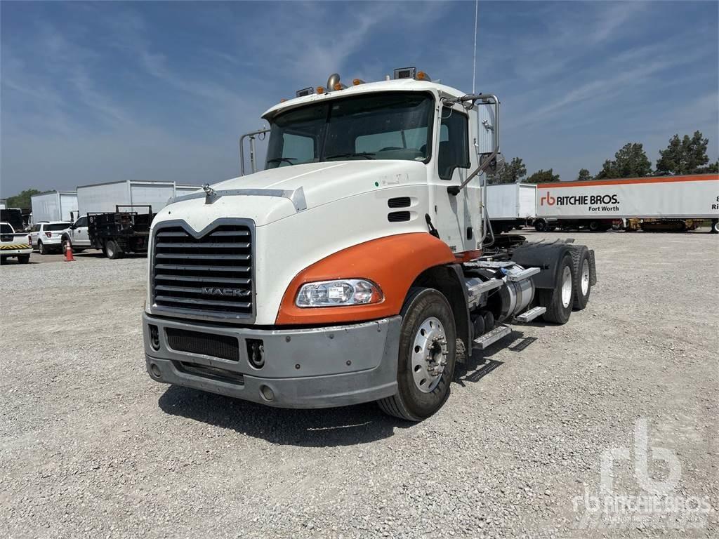 Mack CXU613 Truck Tractor Units