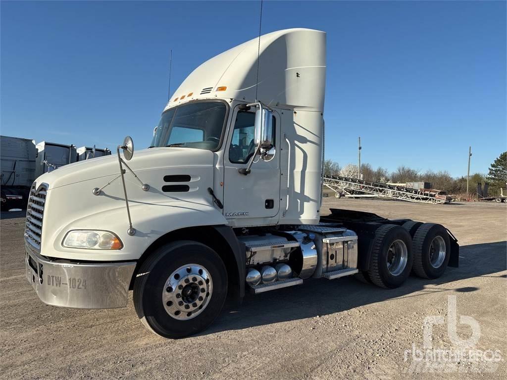 Mack CXU613 Truck Tractor Units