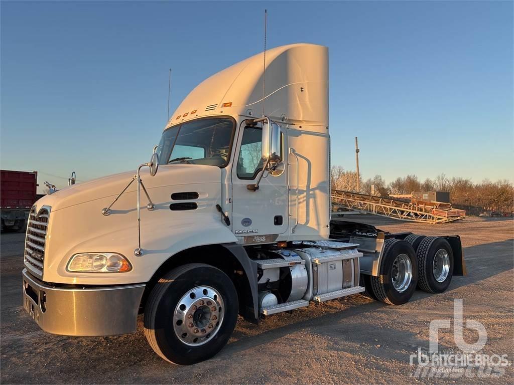 Mack CXU613 Truck Tractor Units