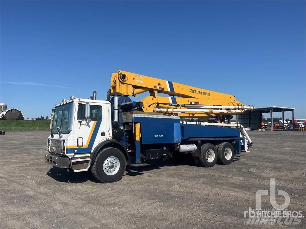 Mack MR688S Concrete trucks