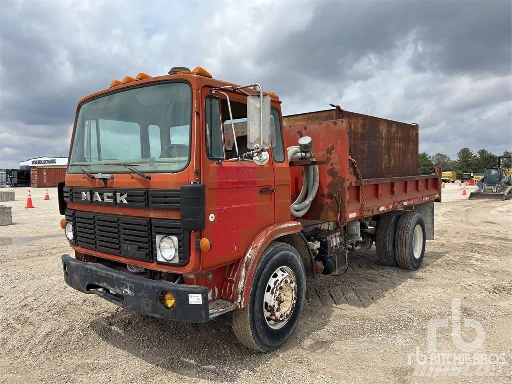 Mack MS200 Water tankers
