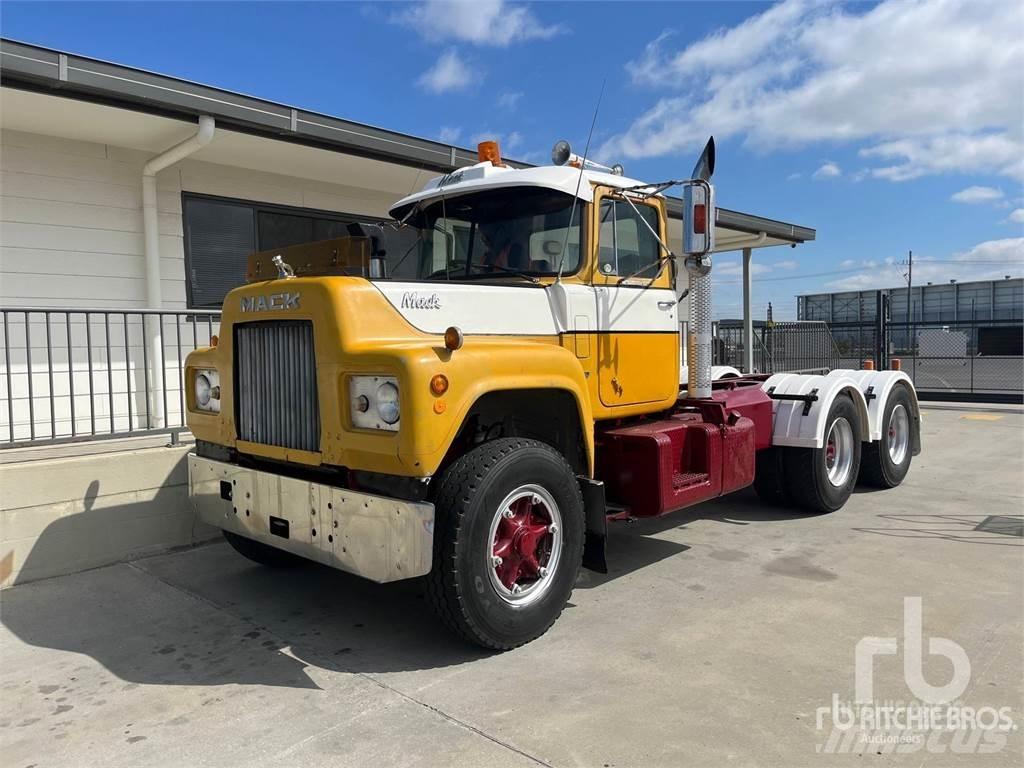 Mack R685RS Truck Tractor Units
