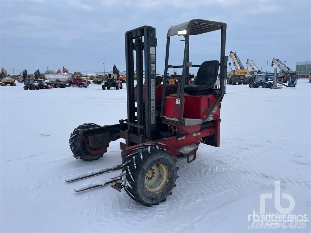 Moffett M5000 Rough terrain truck
