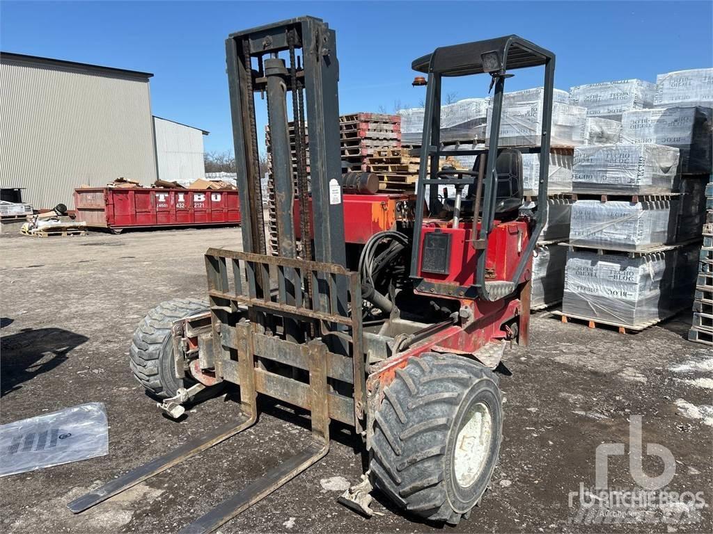 Moffett M5000 Rough terrain truck