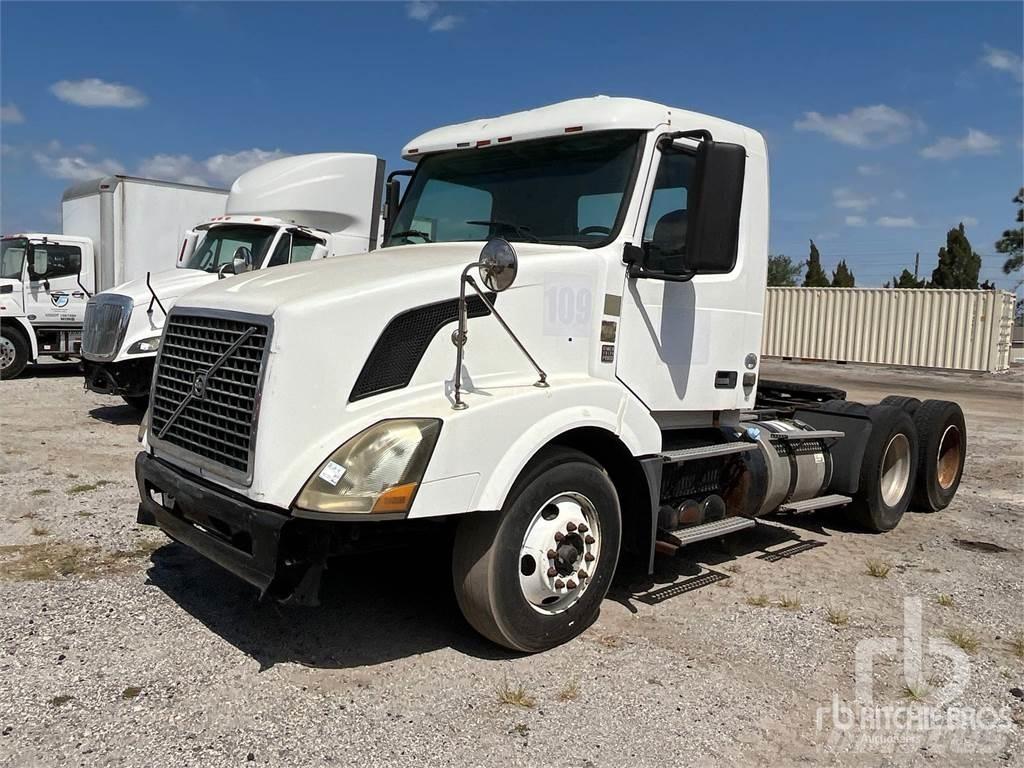 Volvo VNL300 Truck Tractor Units