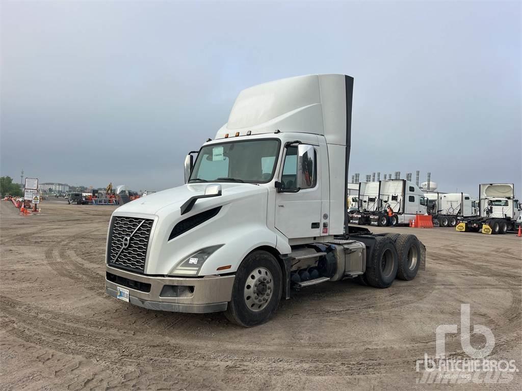 Volvo VNL300 Truck Tractor Units