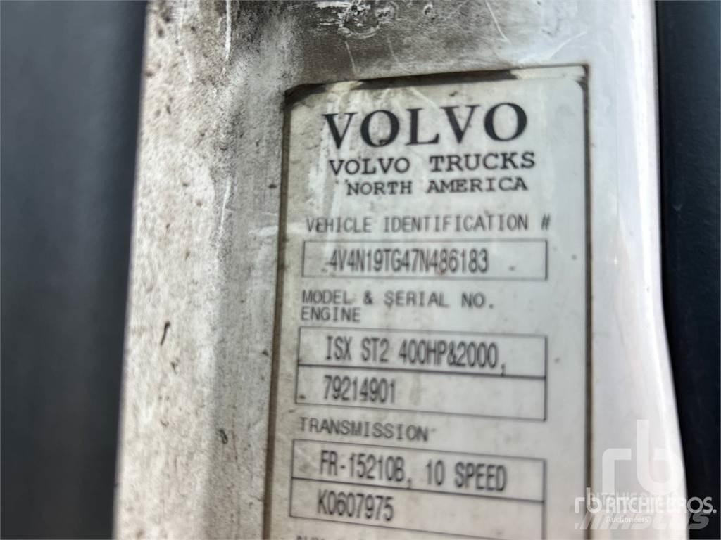 Volvo VNL42T Truck Tractor Units