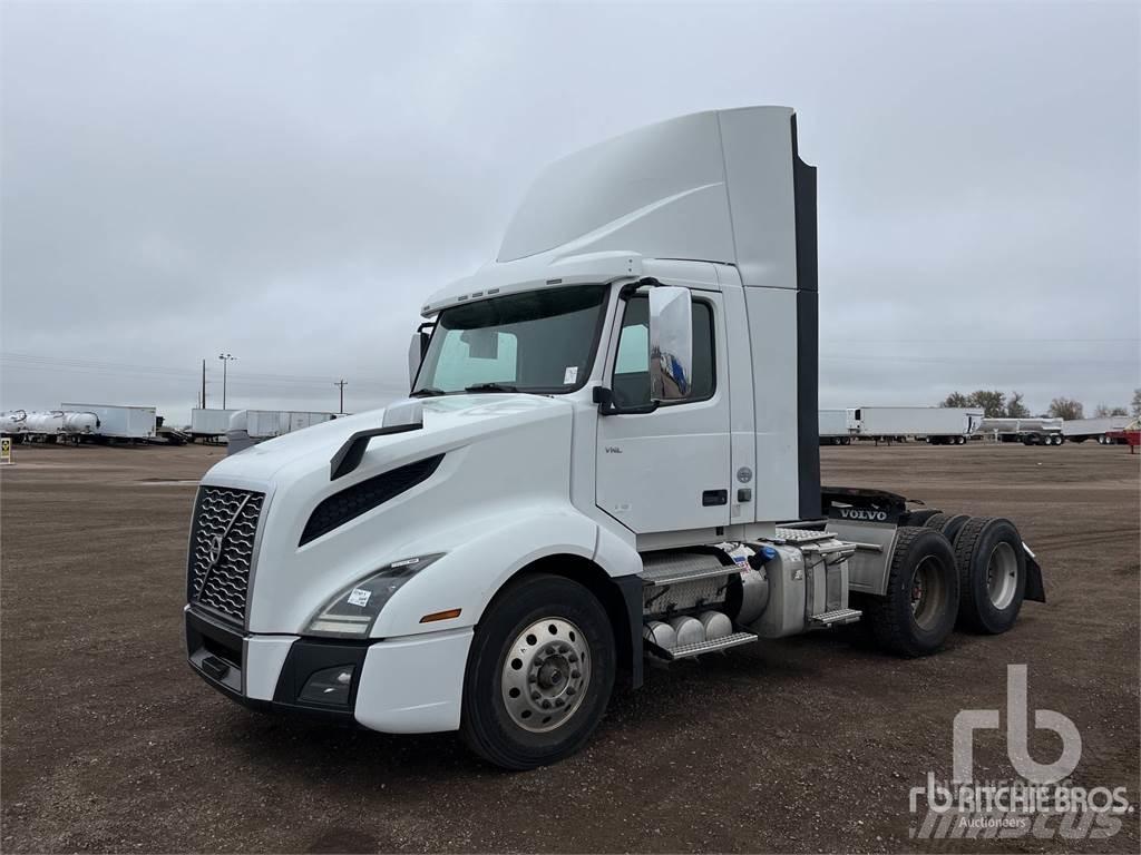 Volvo VNL62T300 Truck Tractor Units