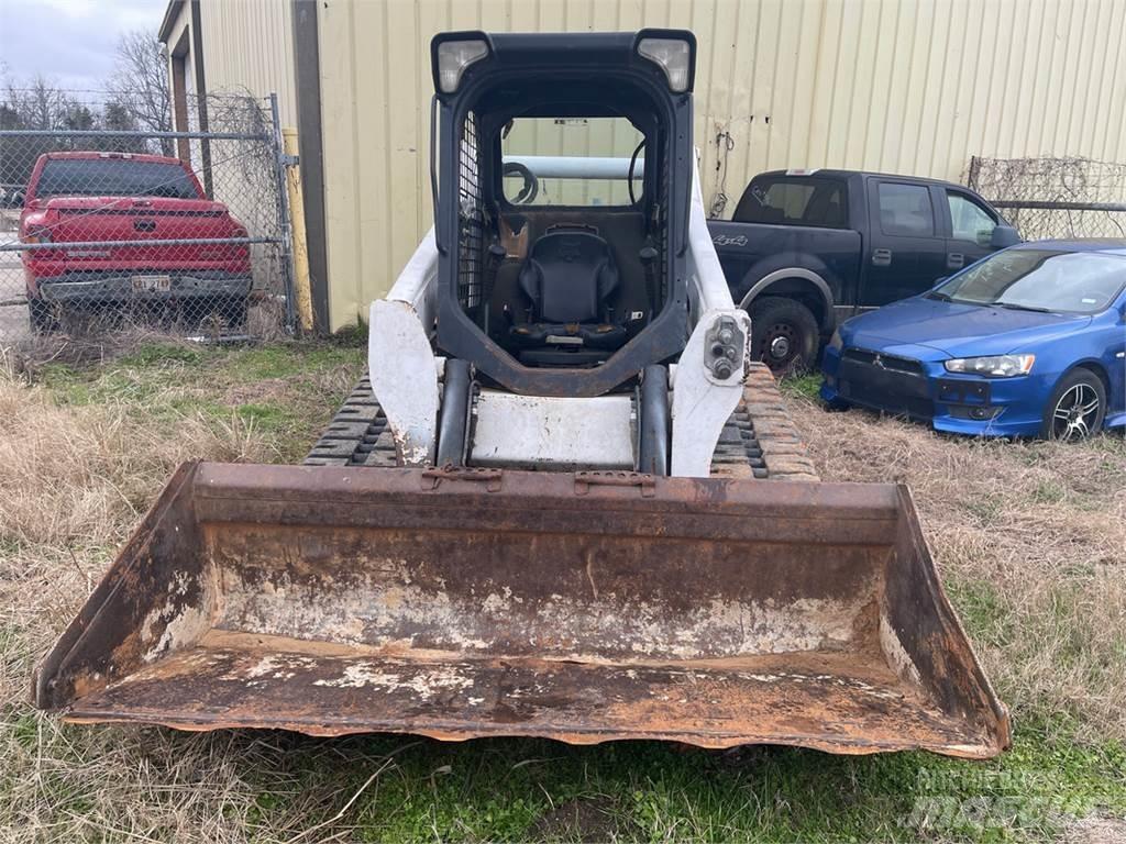 Bobcat T650 Crawler FEL's