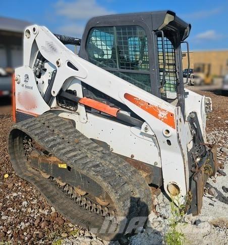 Bobcat T650 Crawler FEL's