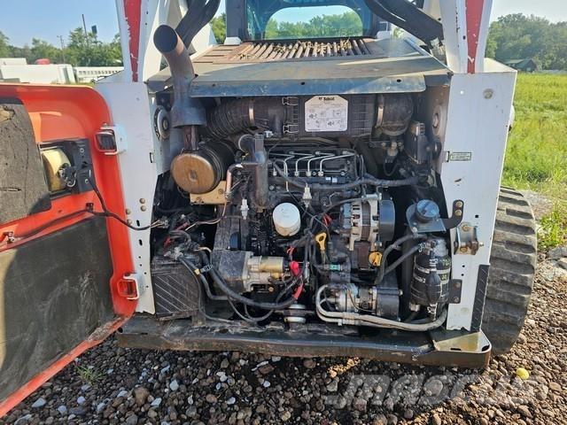 Bobcat T650 Crawler FEL's