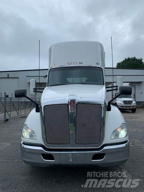 Kenworth T680 Truck Tractor Units