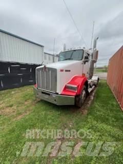 Kenworth T800W Truck Tractor Units