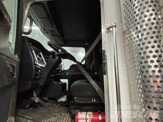 Kenworth T800W Truck Tractor Units