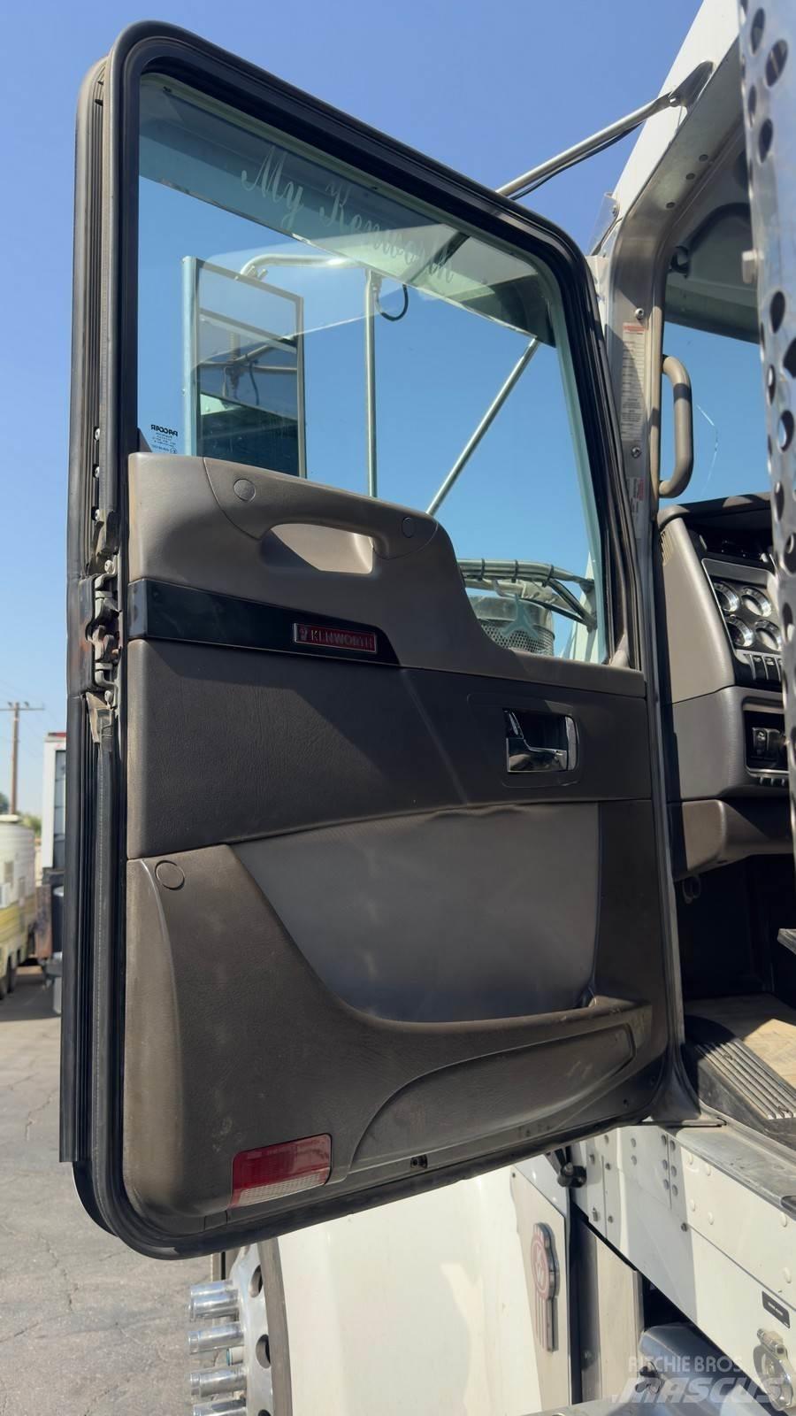 Kenworth W900 Truck Tractor Units