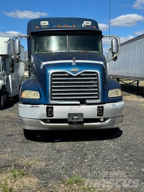 Mack CXN613 Truck Tractor Units