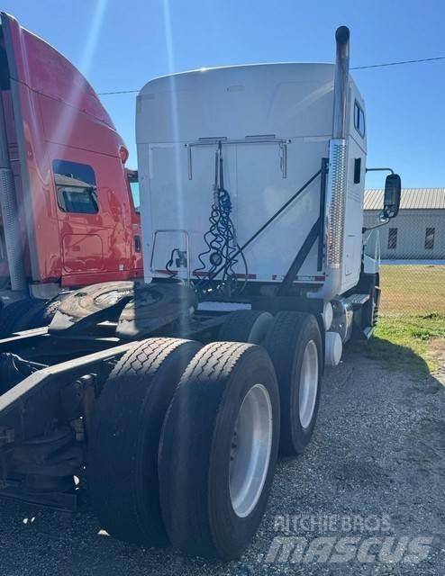 Mack CXU613 Truck Tractor Units