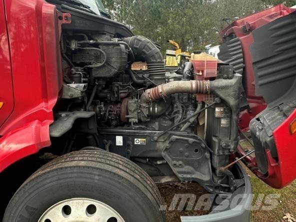 Peterbilt 579 Truck Tractor Units