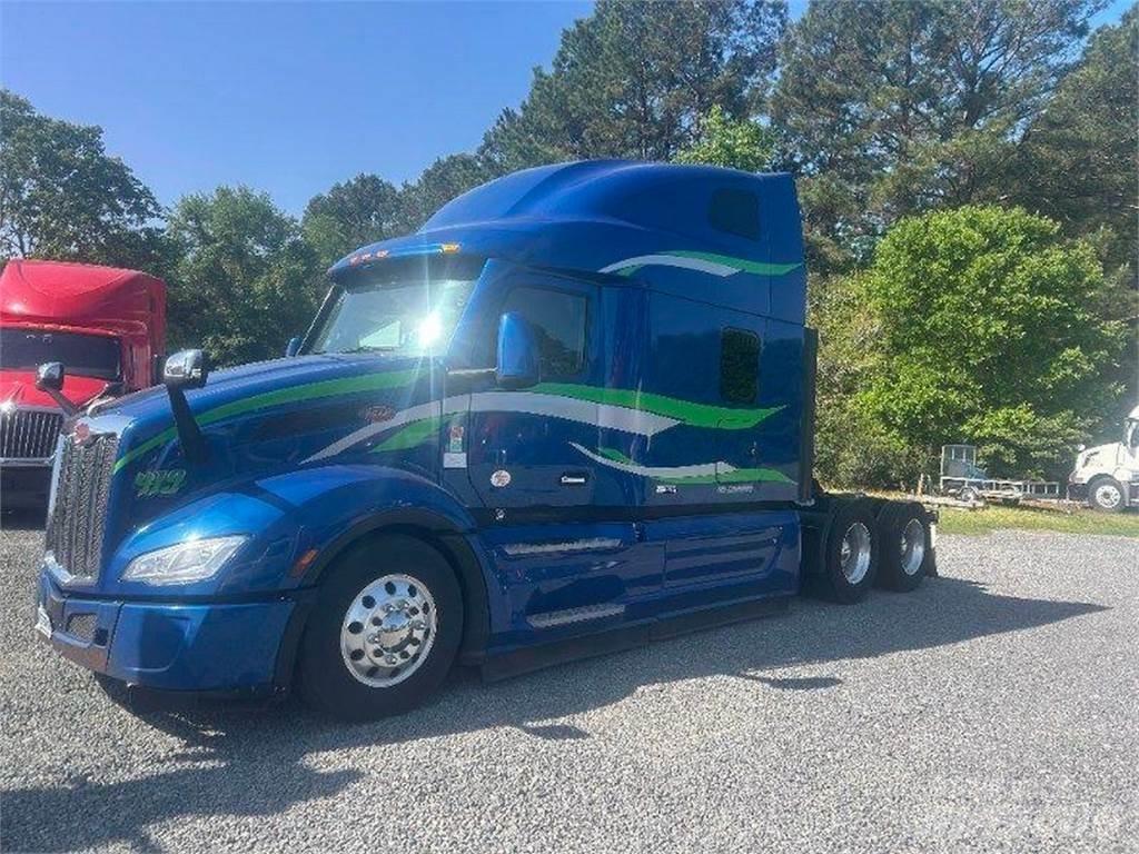 Peterbilt 579 Truck Tractor Units