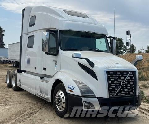 Volvo VNL64T670 Truck Tractor Units