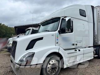 Volvo VNL64T780 Truck Tractor Units