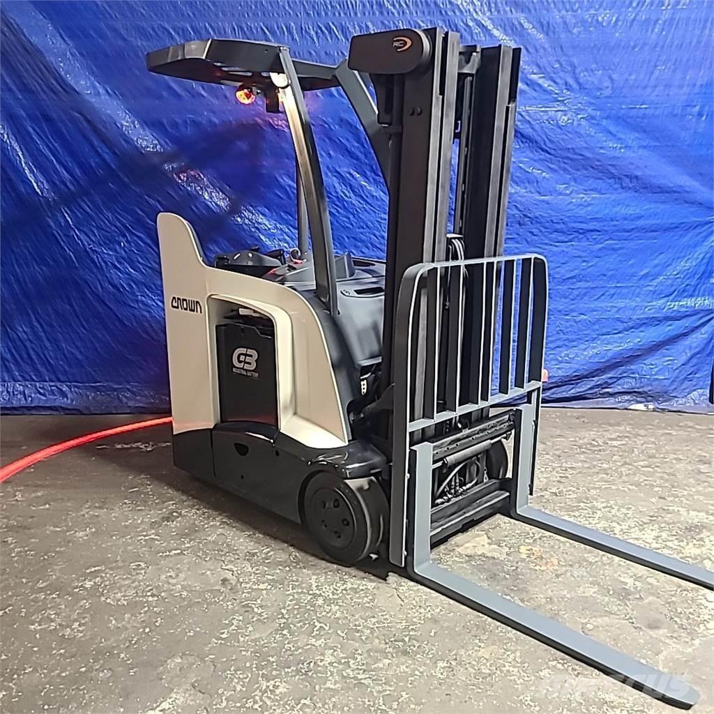 Crown RC5530-30 Electric forklift trucks