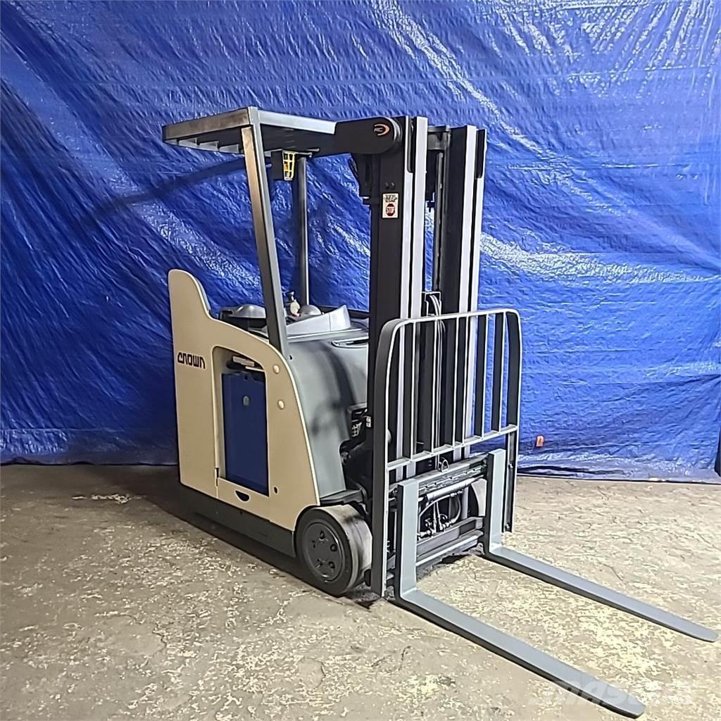 Crown RC5530C-30 Electric forklift trucks