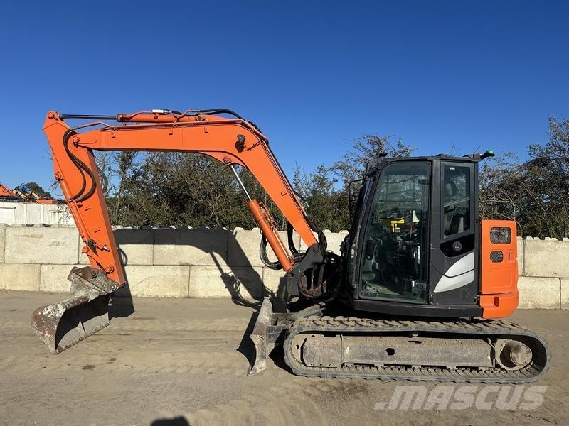 Hitachi ZX85USB-5A Midi excavators  7t - 12t