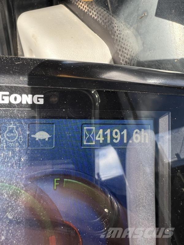 LiuGong CLG933 Crawler excavators