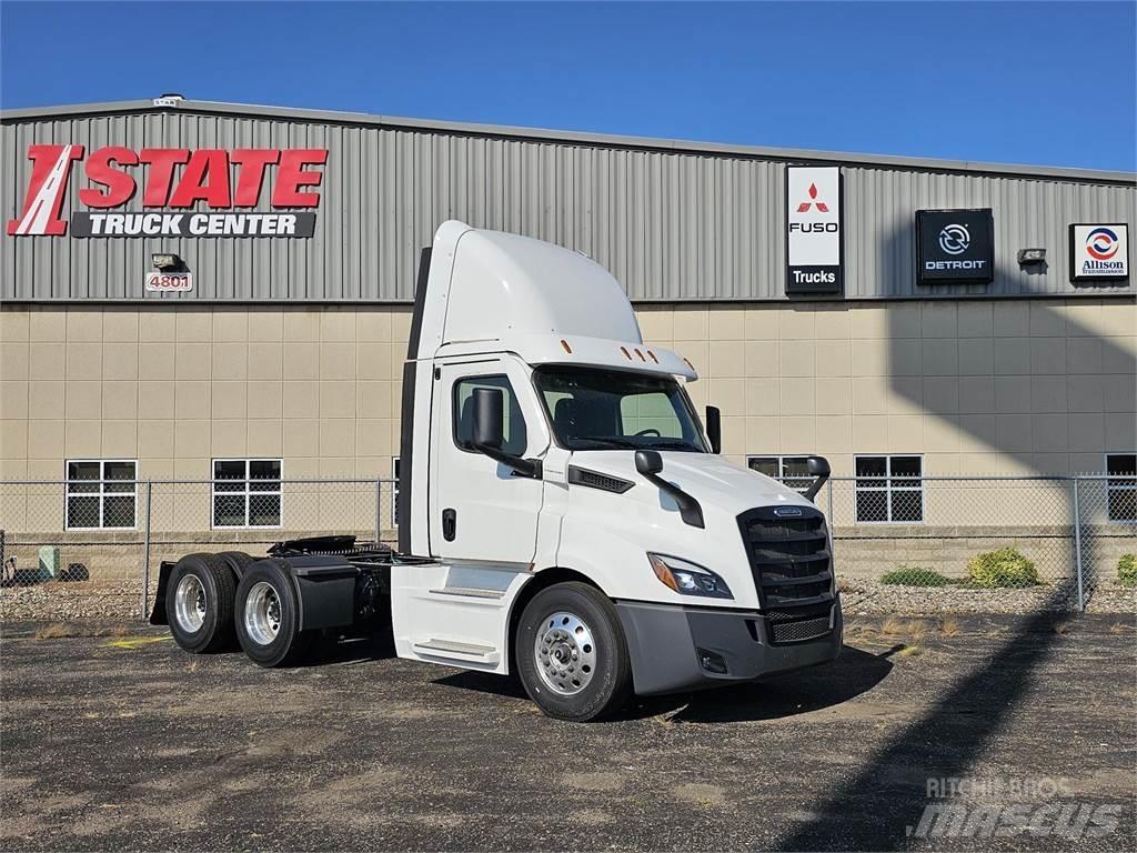 Freightliner PE116DC Truck Tractor Units