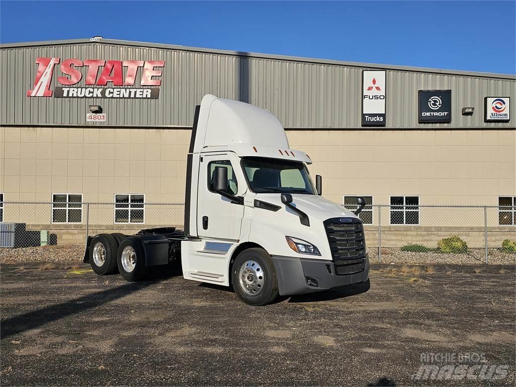 Freightliner PE116DC Truck Tractor Units