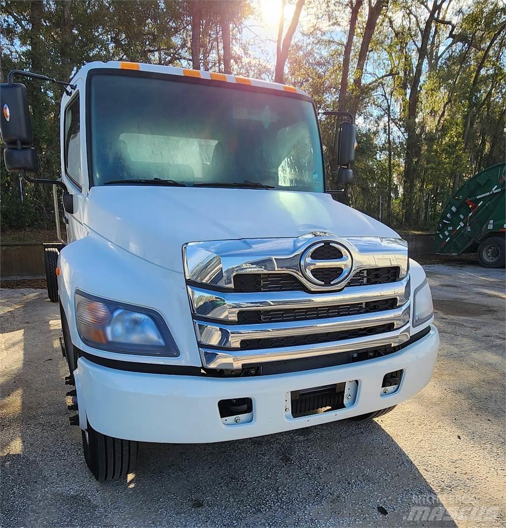 Hino L7 Truck Tractor Units