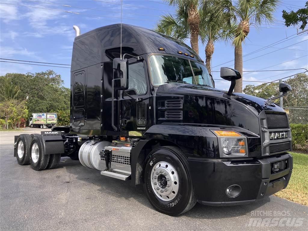Mack AN64T Truck Tractor Units
