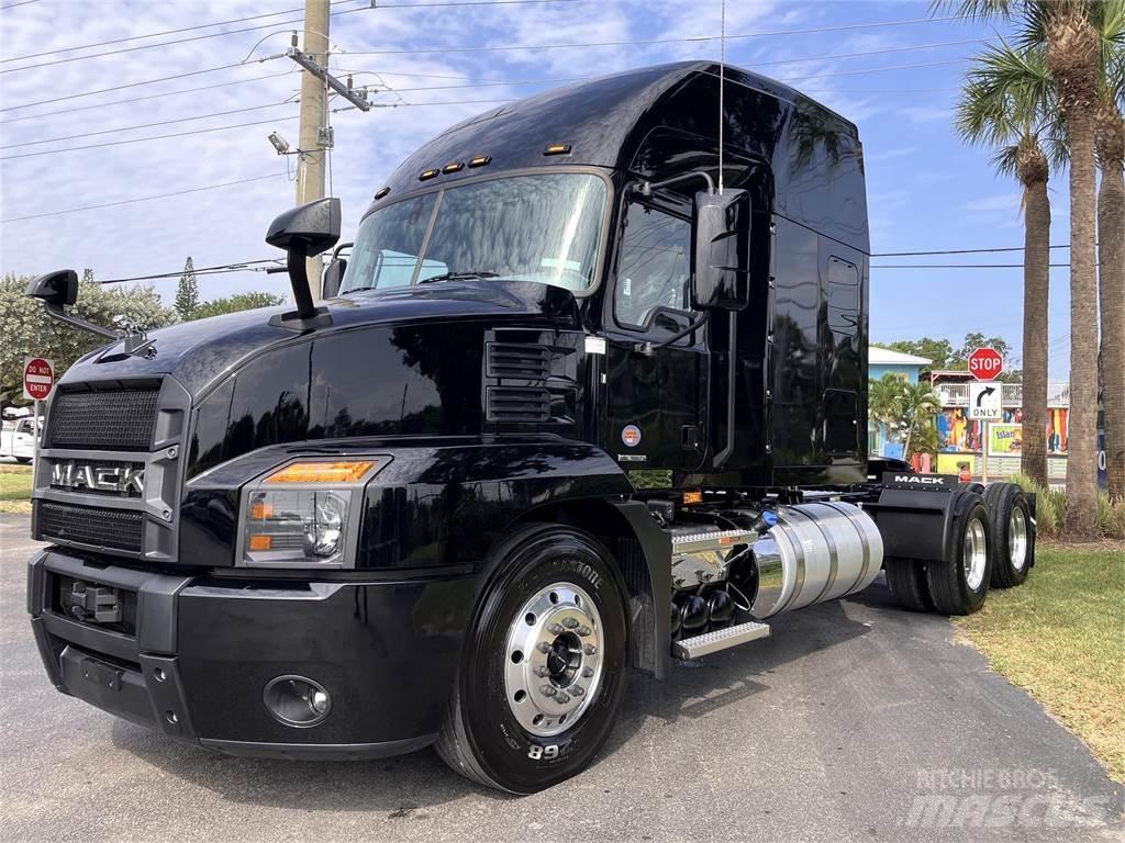 Mack AN64T Truck Tractor Units