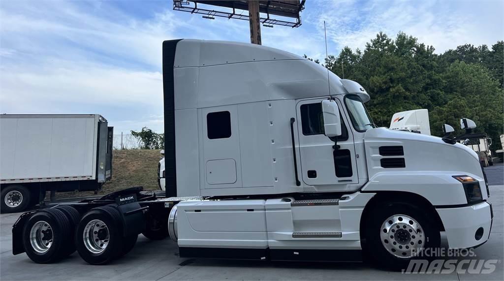 Mack AN64T Truck Tractor Units