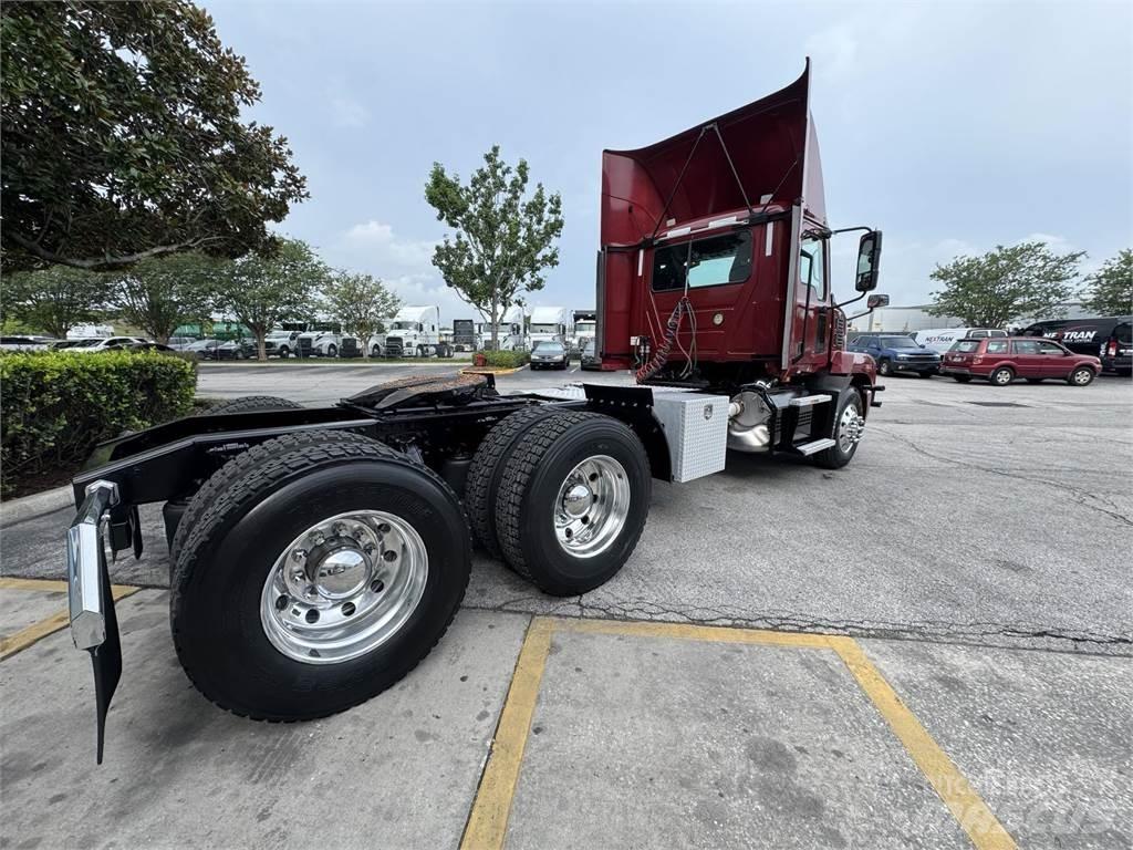 Mack AN64T Truck Tractor Units