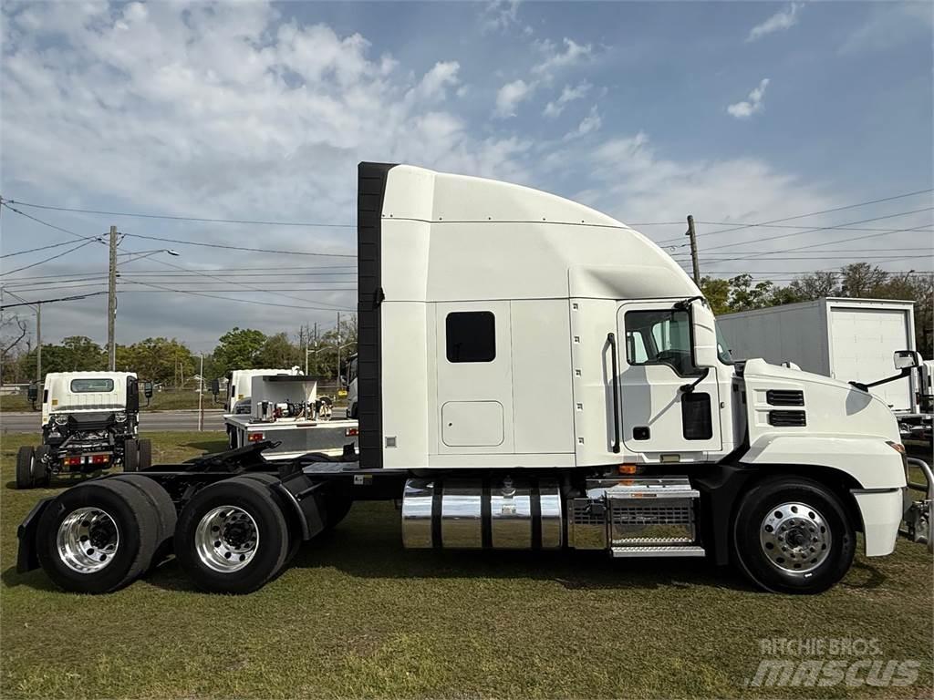 Mack AN64T Truck Tractor Units