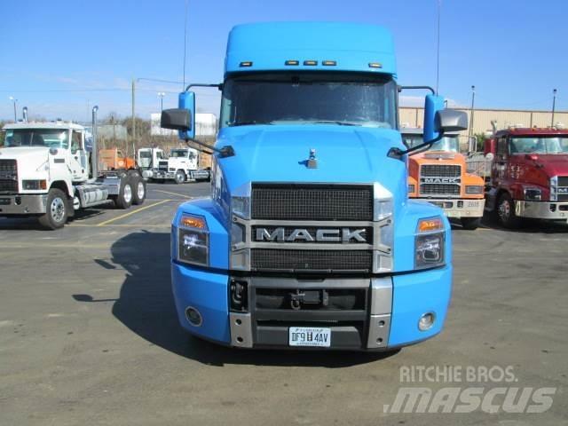 Mack AN64T Truck Tractor Units