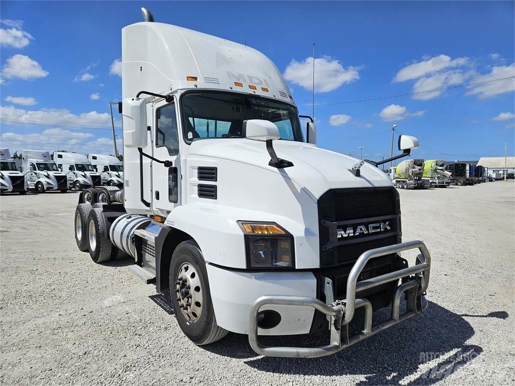Mack AN64T Truck Tractor Units