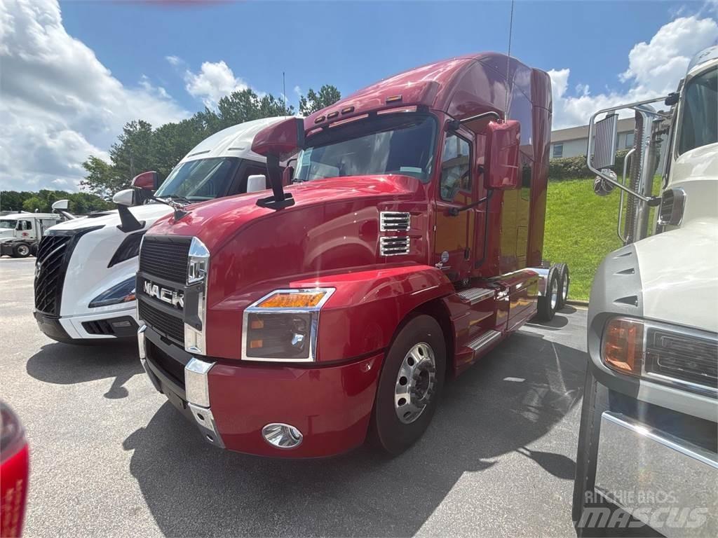 Mack AN64T Truck Tractor Units